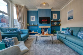 WINTER SPECIAL OFFER!! 2-BR Modern, Stunning & Stylish Contractor House, Prime Portsmouth Location with Free Parking Permit - By Blue Puffin Stays